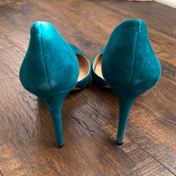 Women’s Heels - Picture 3 of 5